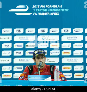 Malaysia, Putrajaya.7 Nov 2015. Lucas di Grassi, il vincitore del round 2 FE 2015 Putrajaya ePrix alla conferenza stampa. Sharkawi Che Din Foto Stock