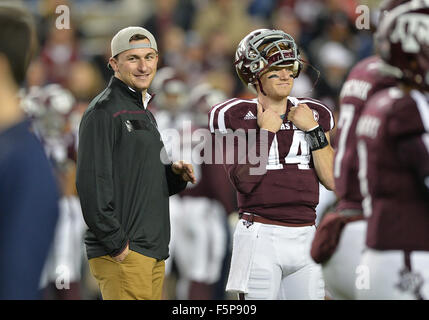 College Station, Texas, Stati Uniti d'America. 07 Nov, 2015. Johnny Manzeil prende il campo prima che il gioco tra il Texas A&M Aggies e la Auburn Tigers a Kyle Campo in College Station, Texas. Auburn vince contro Texas A&M, il 26-10. Patrick Green/CSM/Alamy Live News Foto Stock