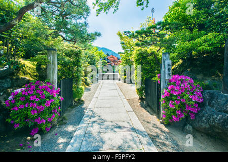 Tempio Sanshyuin entrata nella maggior Tenryuji tempio complesso in area Arashiyama Kyoto in Giappone Foto Stock