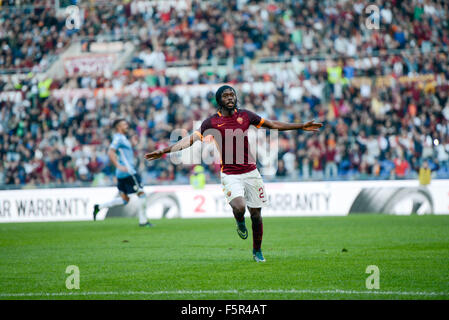 Roma, Italia. 8 Novembre, 2015. Gervinho durante il campionato italiano di una partita di calcio A.S. Roma vs S.S. Lazio nello Stadio Olimpico di Roma a novembre 08, 2015 Credit: Silvia Lore'/Alamy Live News Foto Stock