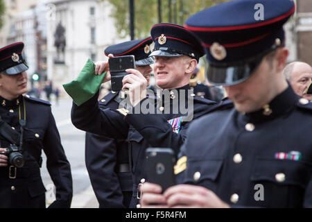 Londra, Regno Unito. 8 Novembre, 2015. Giorno del Ricordo presso il Cenotafio Credito: Guy Corbishley/Alamy Live News Foto Stock