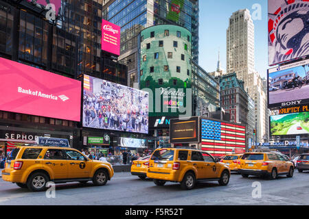 Times Square e Midtown Manhattan, New York, Stati Uniti d'America Foto Stock