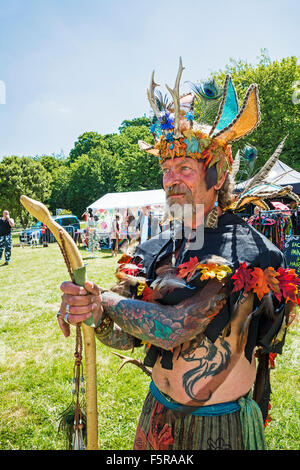 Una Faery re a Faery Fest di Mount Edgcumbe park, Cornwall, Regno Unito Foto Stock