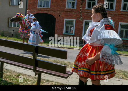 La cavalcata dei re. Il folclore tradizionale festival, Vlcnov, UNESCO, Moravia del Sud, Repubblica Ceca Foto Stock