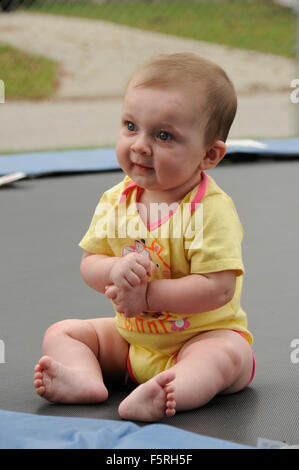 Bambino di 6 mesi ragazza Foto Stock