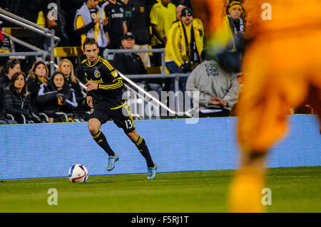 Columbus, Ohio, Stati Uniti d'America. 08 Nov, 2015. Columbus Crew SC centrocampista Ethan Finlay (13) nella seconda metà dell'Audi 2015 MLS Playoff Cup match tra Montreal Impatto e Columbus Crew SC a MAPFRE Stadium, in Columbus OH. Novembre 8, 2015. Columbus Crew SC ha vinto in tempo extra con un punteggio complessivo di 4 a 3. Photo credit: Dorn Byg/CSM Credito: Cal Sport Media/Alamy Live News Foto Stock