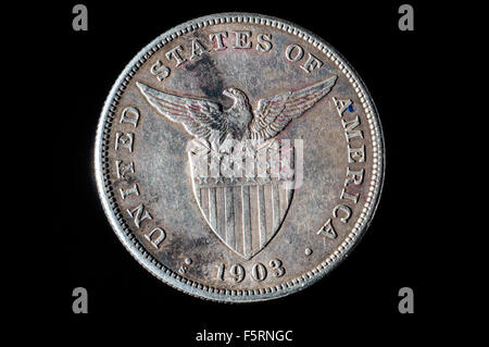 1903 argento filippino1 pesos dalla American era coloniale in studio di impostazione Foto Stock