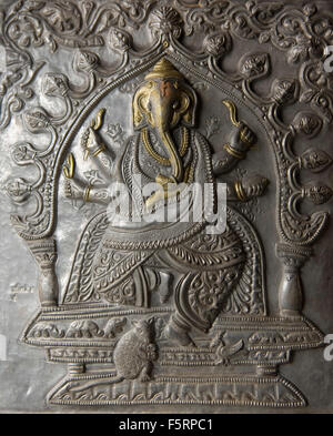 Ganesh intagliare sulla porta, tempio bhimakali, sarahan, Himachal Pradesh, India, Asia Foto Stock