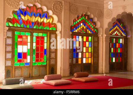 Vetrata moti palace, Forte Mehrangarh, Jodhpur, Rajasthan, India, Asia Foto Stock