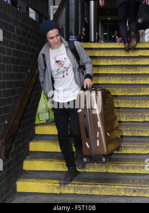 Le tomaie membri della band visto presso la stazione di Euston a Londra. Dotato di: Bradley Simpson dove: Londra, Regno Unito quando: 07 Set 2015 Foto Stock