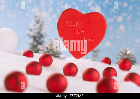 Cuore rosso Tag per xt appeso su una linea Foto Stock