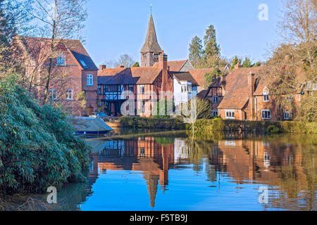 Il mulino Piscina Whitchurch Berkshire REGNO UNITO Foto Stock