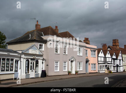 ESSEX; DEDHAM; case nella strada alta. Foto Stock