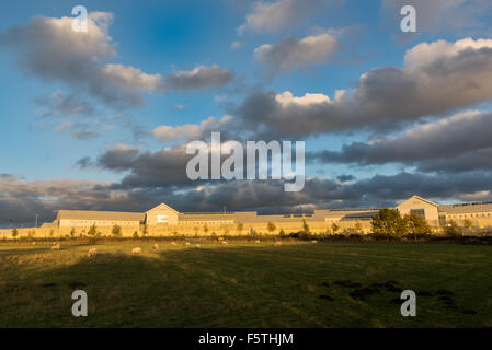 Featherstone prigione bagnata nel tardo pomeriggio di sole in Wolverhampton West Midlands, Regno Unito Foto Stock