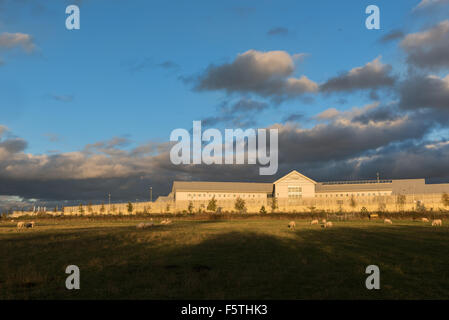 Featherstone prigione bagnata nel tardo pomeriggio di sole in Wolverhampton West Midlands, Regno Unito Foto Stock