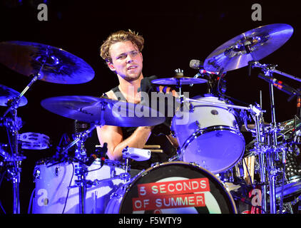 5 secondi di estate eseguire al perfetto anfiteatro di vodka con: Ashton Irwin dove: West Palm Beach, Florida, Stati Uniti quando: 14 Set 2015 Foto Stock