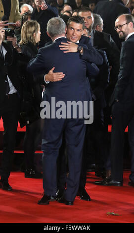 Londra, Regno Unito. 9 Novembre, 2015. Cristiano Ronaldo e il sir Alex Ferguson frequentando la prima mondiale di "Ronaldo' a Vue West End, Leicester Square a Londra, Regno Unito. Credito: Stills Press/Alamy Live News Foto Stock