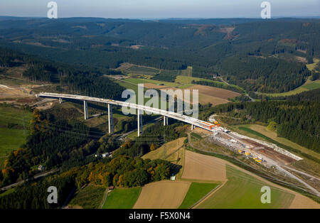 Viadotto Nuttlar, dopo il suo completamento nel 2016 sarà il ponte più alto nella Renania settentrionale-Vestfalia, ponte dell'autostrada A46 Foto Stock