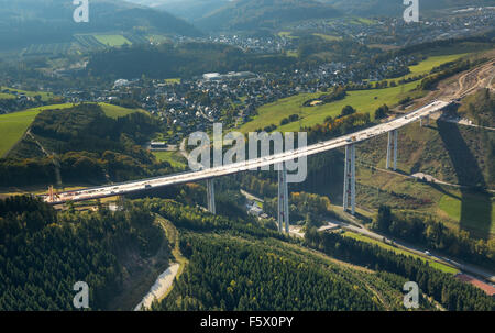 Viadotto Nuttlar, dopo il suo completamento nel 2016 sarà il ponte più alto nella Renania settentrionale-Vestfalia, ponte dell'autostrada A46 Foto Stock