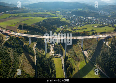 Viadotto Nuttlar, dopo il suo completamento nel 2016 sarà il ponte più alto nella Renania settentrionale-Vestfalia, ponte dell'autostrada A46 Foto Stock