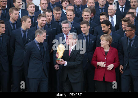 Manuel Neuer, Bastian SCHWEINSTEIGER, Ron-Robert Zieler, Kevin Grosskreutz, Thomas de Maiziere, Joachim Gauck, Benedikt Hoewedes Foto Stock