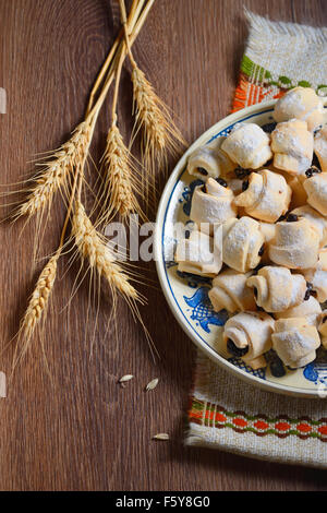 Crescent rotoli farciti con marmellata di prugne Foto Stock