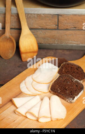 Fette di prosciutto di pollo Foto Stock