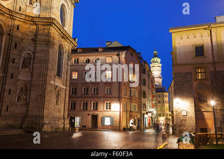 La Cattedrale di San Giacomo e le strade di Innsbruck Foto Stock