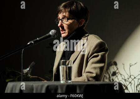 AL Kennedy è un scrittore scozzese e stand-up comico. È autrice di sei romanzi e due libri di non-fiction e cinque raccolte di racconti. Il suo nuovo libro (pubblicato nel marzo 2013) è sulla scrittura, una masterclass nel mestiere della scrittura, basato sulla popolarissima blog che Kennedy scrive per il Guardian. Vive a Glasgow ed è un part-time lecturer in scrittura creativa alla Università di Warwick. Nella foto a 5 x 15 evento il tabernacolo , West London. Gli oratori ospiti. Foto Stock