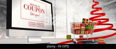 Immagine composita del carrello pieno di doni Foto Stock