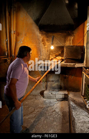 Un forno tradizionale in Provesende villaggio, nel cuore della Regione dei Vini di Alto Douro, Porto e Norte, Portogallo Foto Stock