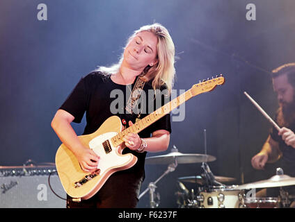 Joanne Shaw Taylor eseguendo a Liverpool Epstein Theatre dotato di: Joanne Shaw Taylor dove: Liverpool, Regno Unito quando: 01 Ott 2015 Foto Stock