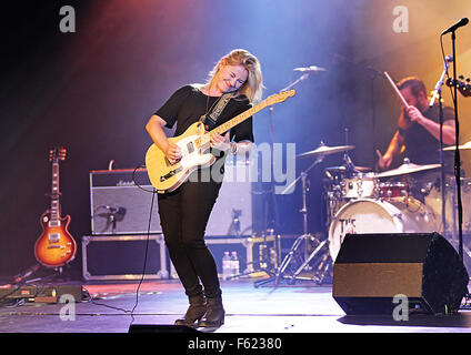 Joanne Shaw Taylor eseguendo a Liverpool Epstein Theatre dotato di: Joanne Shaw Taylor dove: Liverpool, Regno Unito quando: 01 Ott 2015 Foto Stock