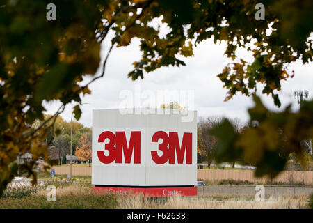 Un logo segno al di fuori della sede della società 3M di St. Paul, Minnesota il 24 ottobre 2015. Foto Stock