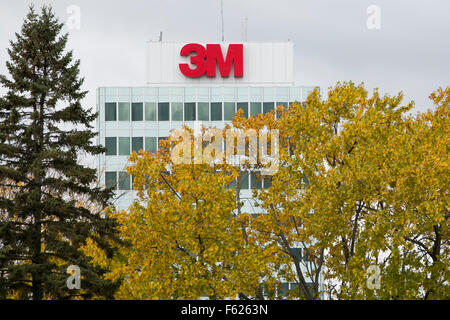 Un logo segno al di fuori della sede della società 3M di St. Paul, Minnesota il 24 ottobre 2015. Foto Stock