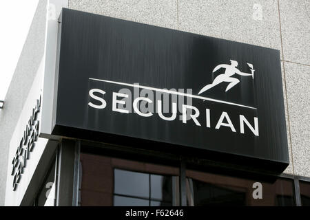 Un logo segno al di fuori della sede di Securian Financial Group, Inc., St. Paul, Minnesota il 24 ottobre 2015. Foto Stock