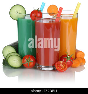 Frullato di succo vegetale con verdure isolato su uno sfondo bianco Foto Stock