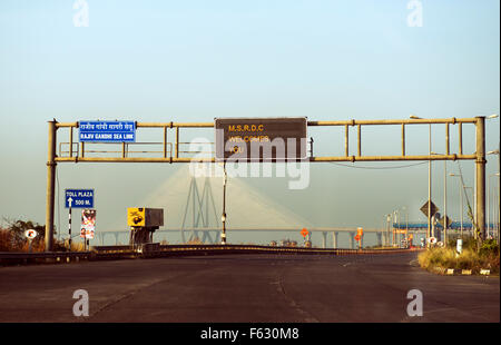 Il Rajiv Gandhi Link sul mare tra Bandra e Worli. Foto Stock