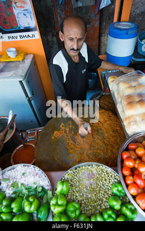 Pav Bhaji ristorante stradale a Mumbai. Foto Stock