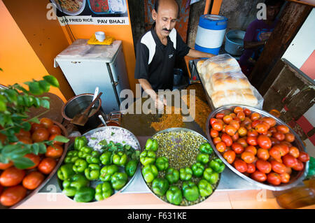 Pav Bhaji ristorante stradale a Mumbai. Foto Stock