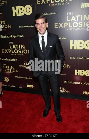 New York, NY, STATI UNITI D'AMERICA. Decimo Nov, 2015. Luis Ortiz presso gli arrivi per il latino esplosione: UNA NUOVA AMERICA Premiere su HBO, Hudson Theatre di New York, NY Novembre 10, 2015. Credito: Andres Otero/Everett raccolta/Alamy Live News Foto Stock