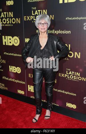 New York, NY, STATI UNITI D'AMERICA. Decimo Nov, 2015. Rita Moreno presso gli arrivi per il latino esplosione: UNA NUOVA AMERICA Premiere su HBO, Hudson Theatre di New York, NY Novembre 10, 2015. Credito: Andres Otero/Everett raccolta/Alamy Live News Foto Stock