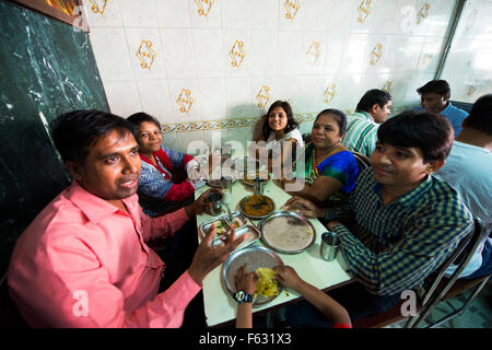 Pav Bhaji ristorante stradale a Mumbai. Foto Stock