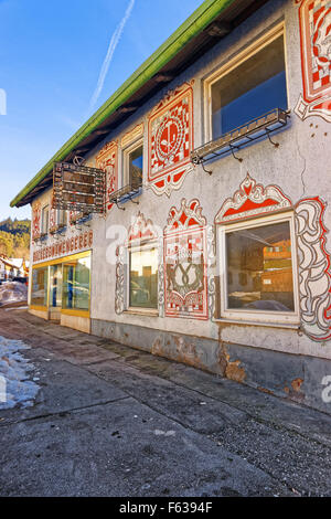 GARMISCH - PARTENKIRCHEN, Germania - Gennaio 06, 2015: bella pittura sulla facciata della casa di Garmisch-Partenkirchen. Esso Foto Stock