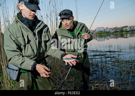 Helsinki maratona di pesce è una gara di pesca dove il vincitore è il team che le catture più diverse specie di pesci in 24 ore. Egli Foto Stock