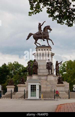 Statua equestre di George Washington in Virginia Capitol motivi Foto Stock