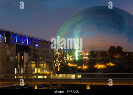 La Geode, Cite des Sciences et de l' Industrie museum, Villette Park, Parigi, Ile-de-France, Francia Foto Stock