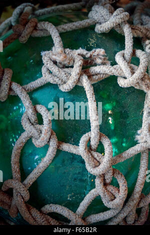 Annata di produzione di vetro float di pesca Foto Stock