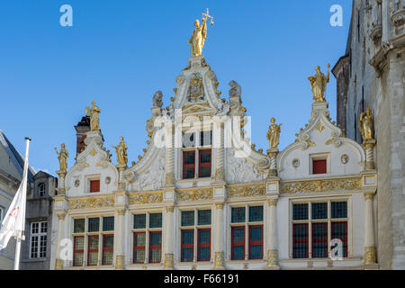 Palazzo Provinciale in piazza del mercato di Bruges Fiandre Occidentali Belgio Foto Stock