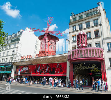 Moulin Rouge, da Montmartre, Parigi, Ile-de-France, Francia Foto Stock